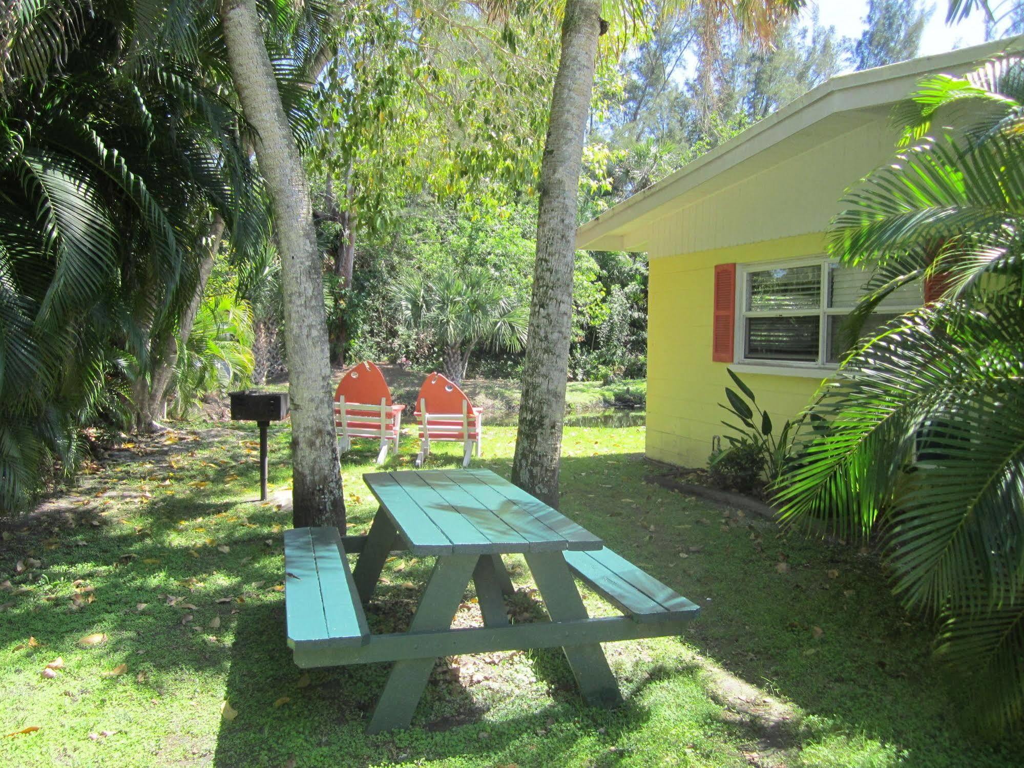 Anchor Inn And Cottages Sanibel Exterior photo